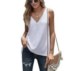 NWT 🤍 ST. JOHN’S BAY White Tank Top 🤍